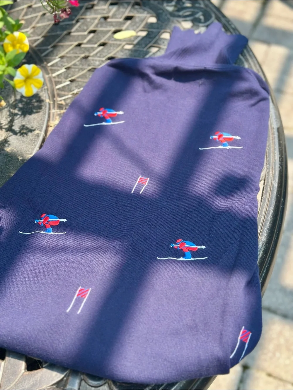 Club Room Ski Sweater Men M Turtleneck Embroidered Skiers NWT Winter